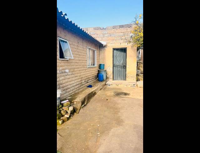 2 BEDROOM HOUSE FOR SALE IN COSMO CITY